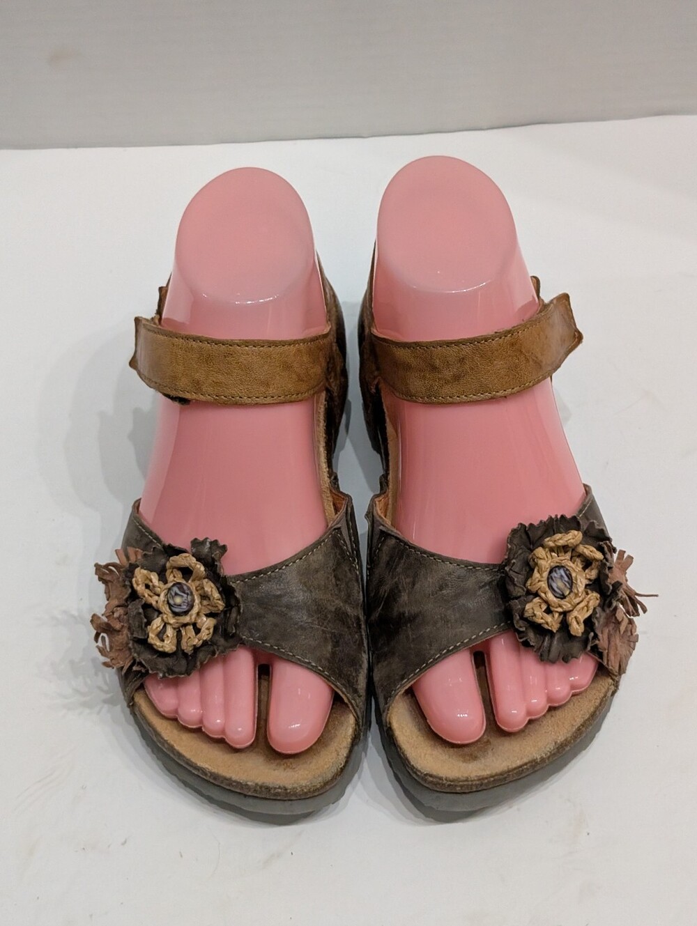 Think! Women's 36/5 Brown Strappy Sandals Leather Flower D2